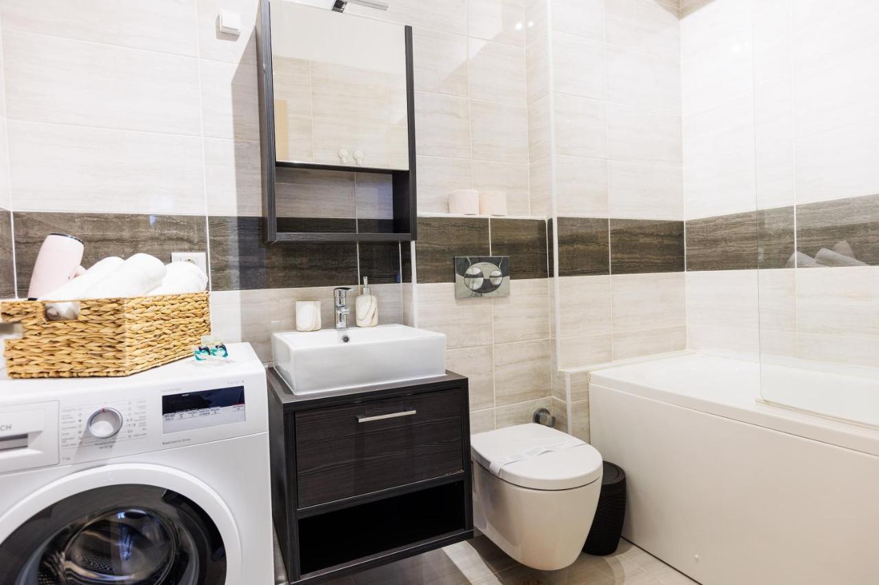 Touchdown Apartment Near Bucharest Airport Otopeni Dış mekan fotoğraf